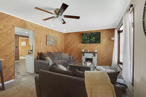 Living - 2705 Park St, Rolling Meadows, IL 60008 photo 1 of 2