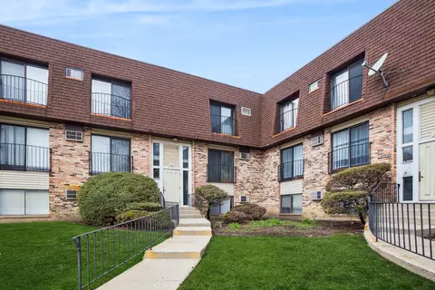 160 S Waters Edge Dr #202, Glendale Heights, IL 60139