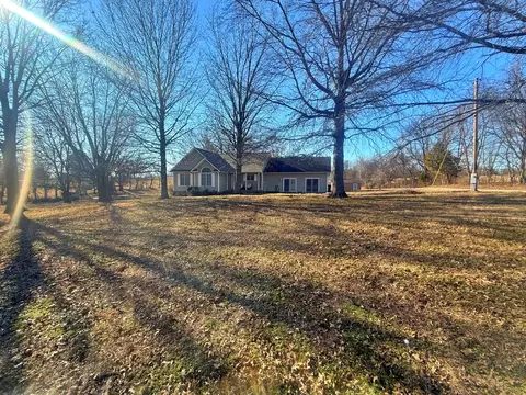 Exterior - 3675 Macedonna Ch Rd, Metropolis, IL 62960 photo 3 of 15