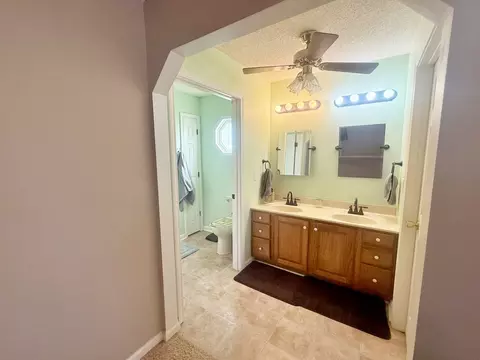 Bath - 3675 Macedonna Ch Rd, Metropolis, IL 62960 photo 5 of 5