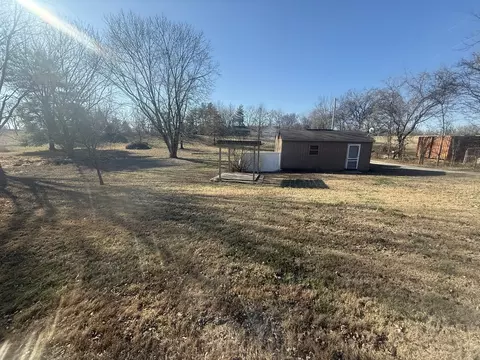 Exterior - 3675 Macedonna Ch Rd, Metropolis, IL 62960 photo 6 of 15