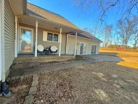 Exterior - 3675 Macedonna Ch Rd, Metropolis, IL 62960 photo 14 of 15