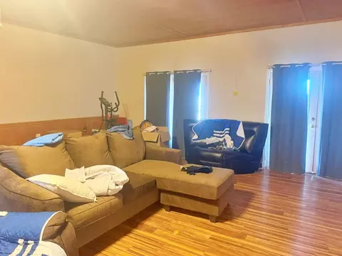 Living - 3675 Macedonna Ch Rd, Metropolis, IL 62960 photo 2 of 5