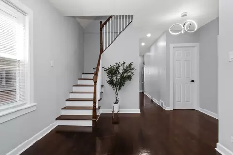 Entry Way - Undisclosed, Chicago, IL 60641 photo 3 of 3