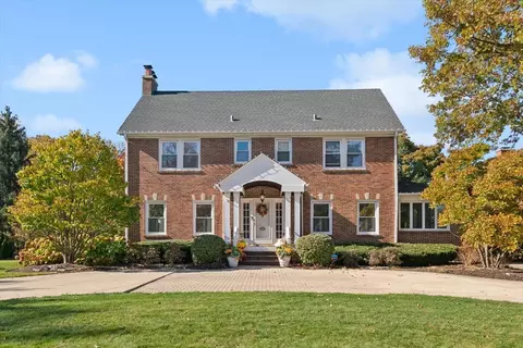 370 N Park Blvd, Glen Ellyn, IL 60137