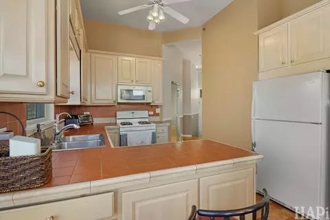 Kitchen - 274 Prairie View Ln #274, Wheeling, IL 60090 photo 1 of 4