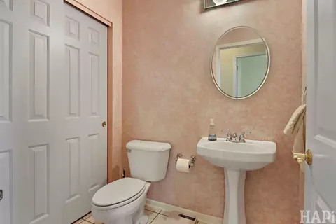 Bath - 274 Prairie View Ln #274, Wheeling, IL 60090 photo 1 of 4