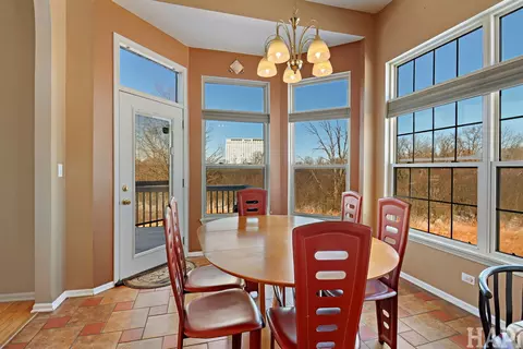 Dining - 274 Prairie View Ln #274, Wheeling, IL 60090 photo 2 of 2