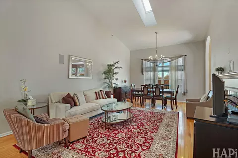 Living - 274 Prairie View Ln #274, Wheeling, IL 60090 photo 1 of 5