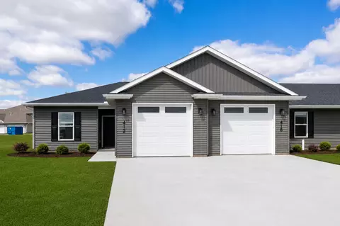 412 N 2nd Ave, Eldridge, IA 52748