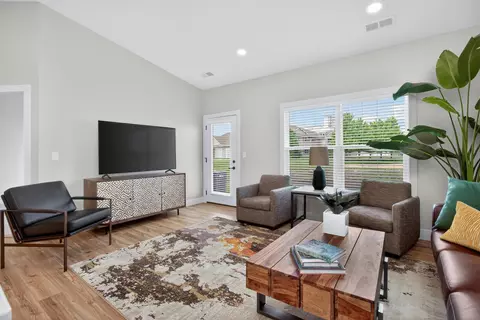 Living - 412 N 2nd Ave, Eldridge, IA 52748 photo 2 of 2