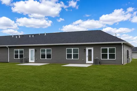 Exterior - 412 N 2nd Ave, Eldridge, IA 52748 photo 2 of 4