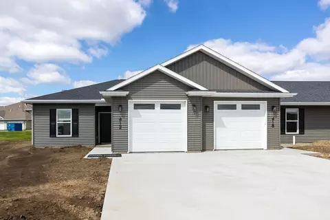412 N 2nd Ave, Eldridge, IA 52748
