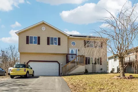 43144 N Lake Ave, Antioch, IL 60002