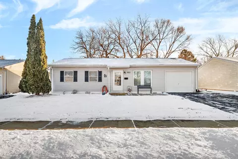 323 Fairfax Ave, Romeoville, IL 60446