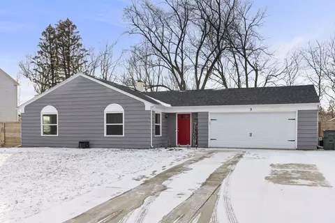 9 Fieldcrest Dr, Montgomery, IL 60538