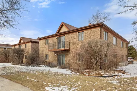7610 W 26th St #6, North Riverside, IL 60546