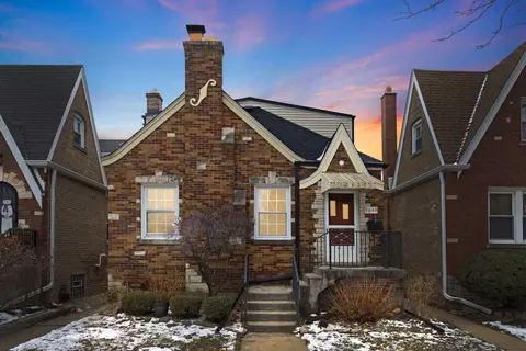 5845 W Ainslie St, Chicago, IL 60630