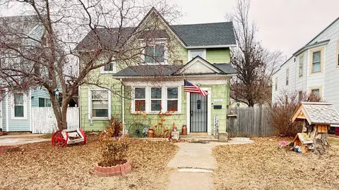 1716 W 7th St, Davenport, IA 52802