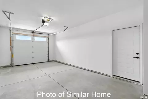 Entry Way - 418 N 2nd Ave, Eldridge, IA 52748 photo 13 of 14