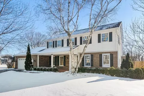 409 Essex Ct, Geneva, IL 60134