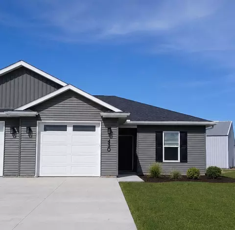 430 N 2nd Ave, Eldridge, IA 52748