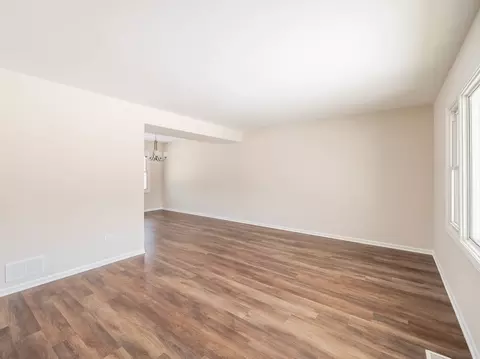 Living - 429 6th St, Wheeling, IL 60090 photo 2 of 3