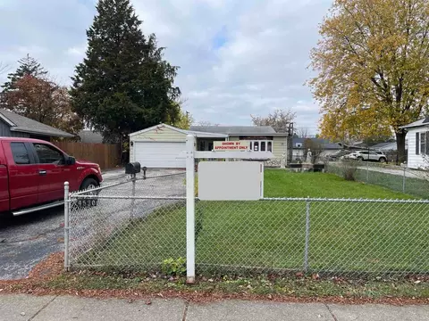 4530 Cracow Ave, Lyons, IL 60534