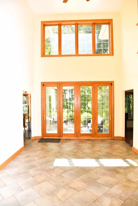 Entry Way - Undisclosed, Wadsworth, IL 60083 photo 1 of 3