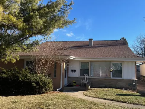 107 N Pierce Ave, Wheaton, IL 60187