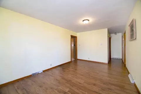 Living - 286 E 5000s Rd, Chebanse, IL 60922 photo 1 of 4