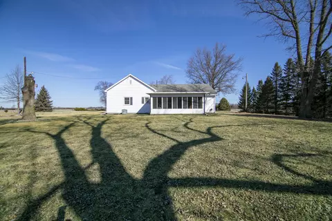 Exterior - 286 E 5000s Rd, Chebanse, IL 60922 photo 3 of 5