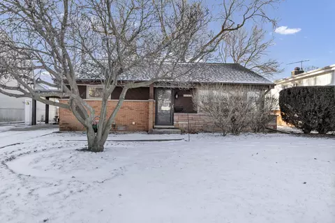 7541 Lyons St, Morton Grove, IL 60053