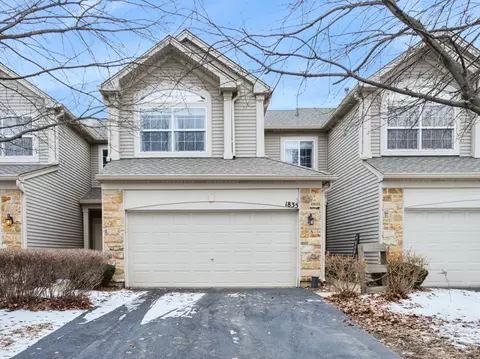 1835 Wisteria Dr, Aurora, IL 60503