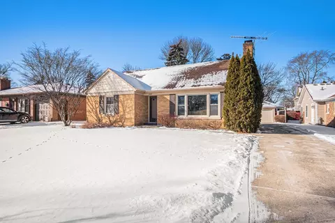 808 S Vail Ave, Arlington Heights, IL 60005