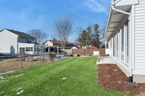 Exterior - Undisclosed, Aurora, IL 60506 photo 4 of 5