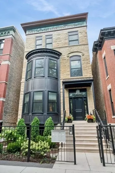 2136 N Cleveland Ave #2, Chicago, IL 60614