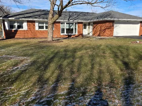 19 Pasadena Dr, Oswego, IL 60543