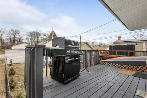 Exterior - 2423 32nd St, Moline, IL 61265 photo 6 of 10