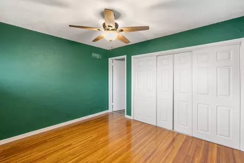Bedroom - 2423 32nd St, Moline, IL 61265 photo 2 of 4
