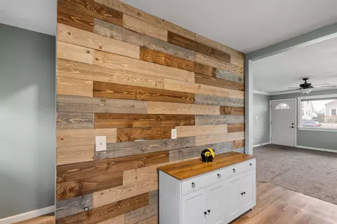 Entry Way - 2423 32nd St, Moline, IL 61265 photo 1 of 2