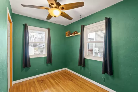 Bedroom - 2423 32nd St, Moline, IL 61265 photo 3 of 4