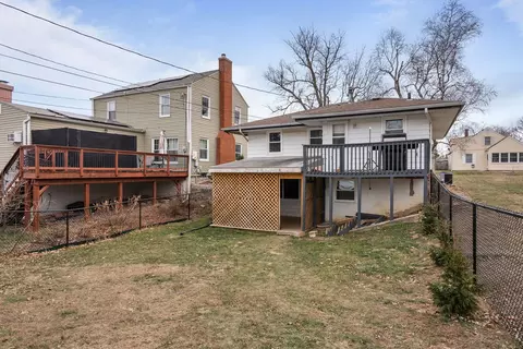 Exterior - 2423 32nd St, Moline, IL 61265 photo 7 of 10