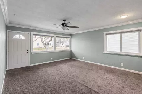 Living - 2423 32nd St, Moline, IL 61265 photo 3 of 4