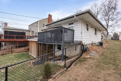 Exterior - 2423 32nd St, Moline, IL 61265 photo 5 of 10