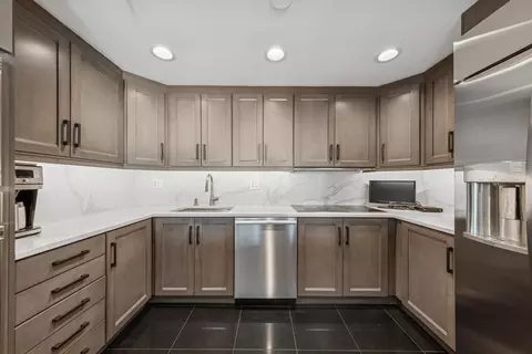 100 E Huron St #2004, Chicago, IL 60611 photo 14