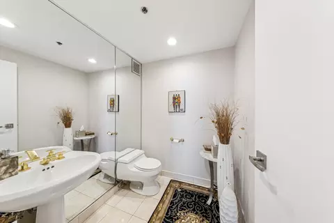 100 E Huron St #2004, Chicago, IL 60611 photo 29