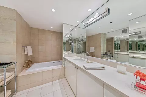 100 E Huron St #2004, Chicago, IL 60611 photo 23
