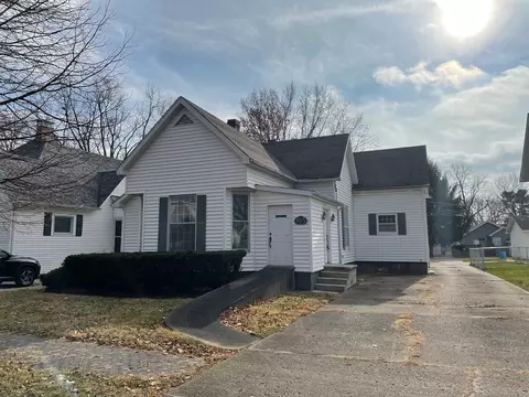 913 Lafayette Ave, Mattoon, IL 61938