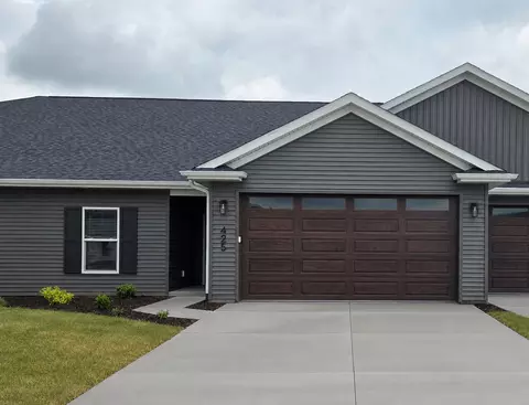 425 N 2nd Ave, Eldridge, IA 52748